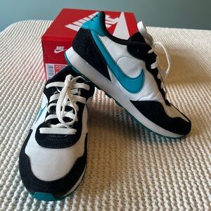 Kid’s Nike MD Valiant Sneakers